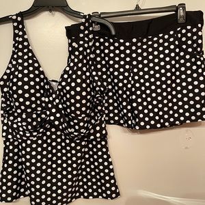 Woman’s bathing suit- XXL Black & White polka dot